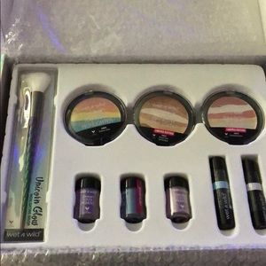 LE/RARE: Wet N Wild: Unicorn Glow Collection